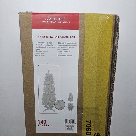 White Christmas tree 4FT Small Christmas Tree - Picture 3 of 3